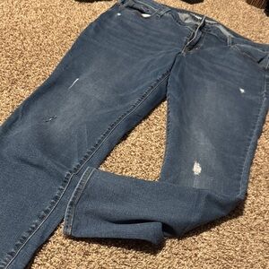 Old Navy Rockstar Midrise distressed stretch jeans (16P) - EUC!